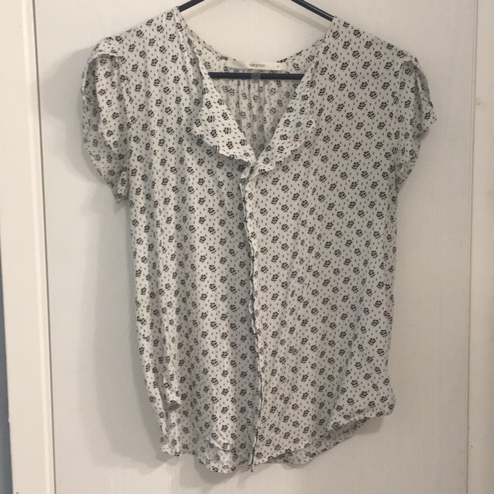 Fun 2 Fun split neck petal sleeve top